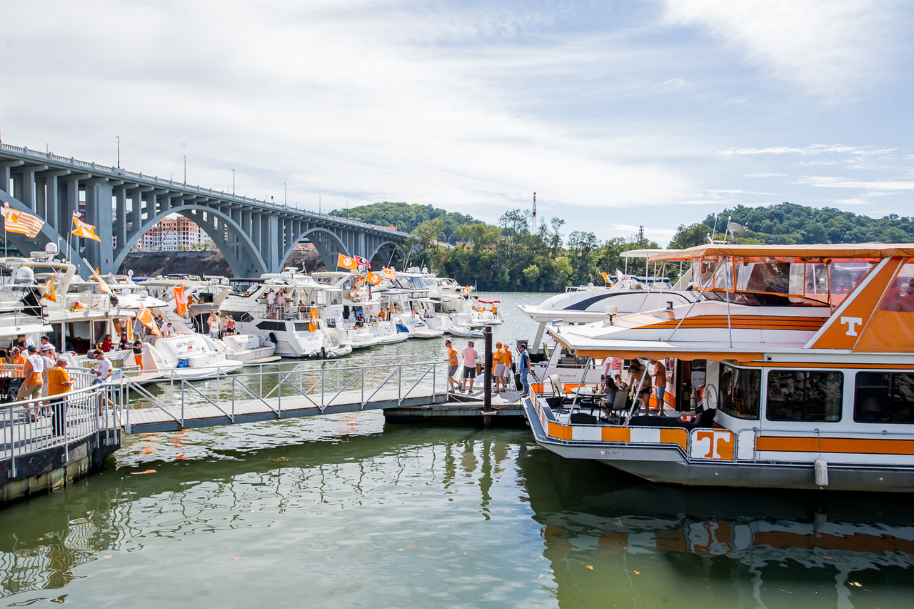 Vol Navy Scene 2