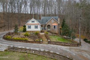 Luxury home at 303 Brunner Road Sweetwater TN 37874