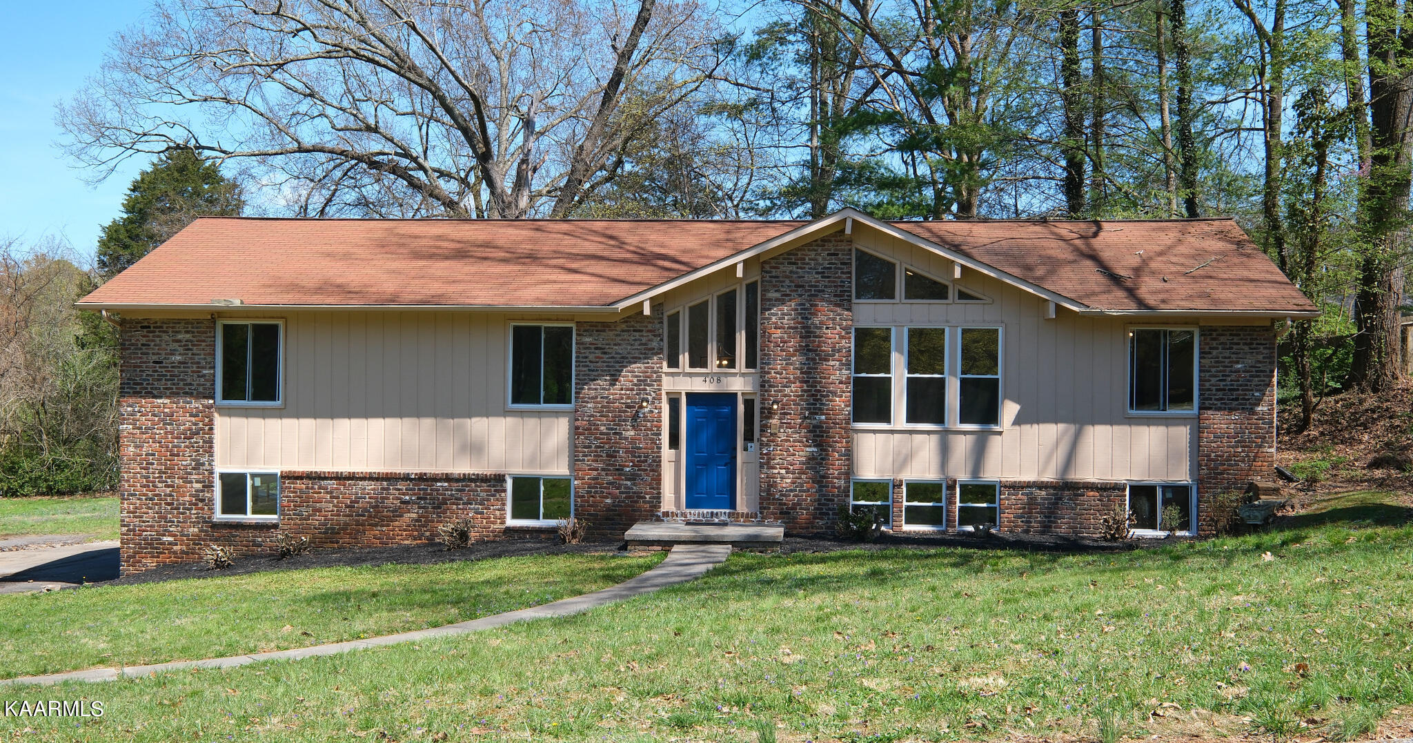 Luxury home at 408 & 412 Bellfield Road Knoxville TN 37934