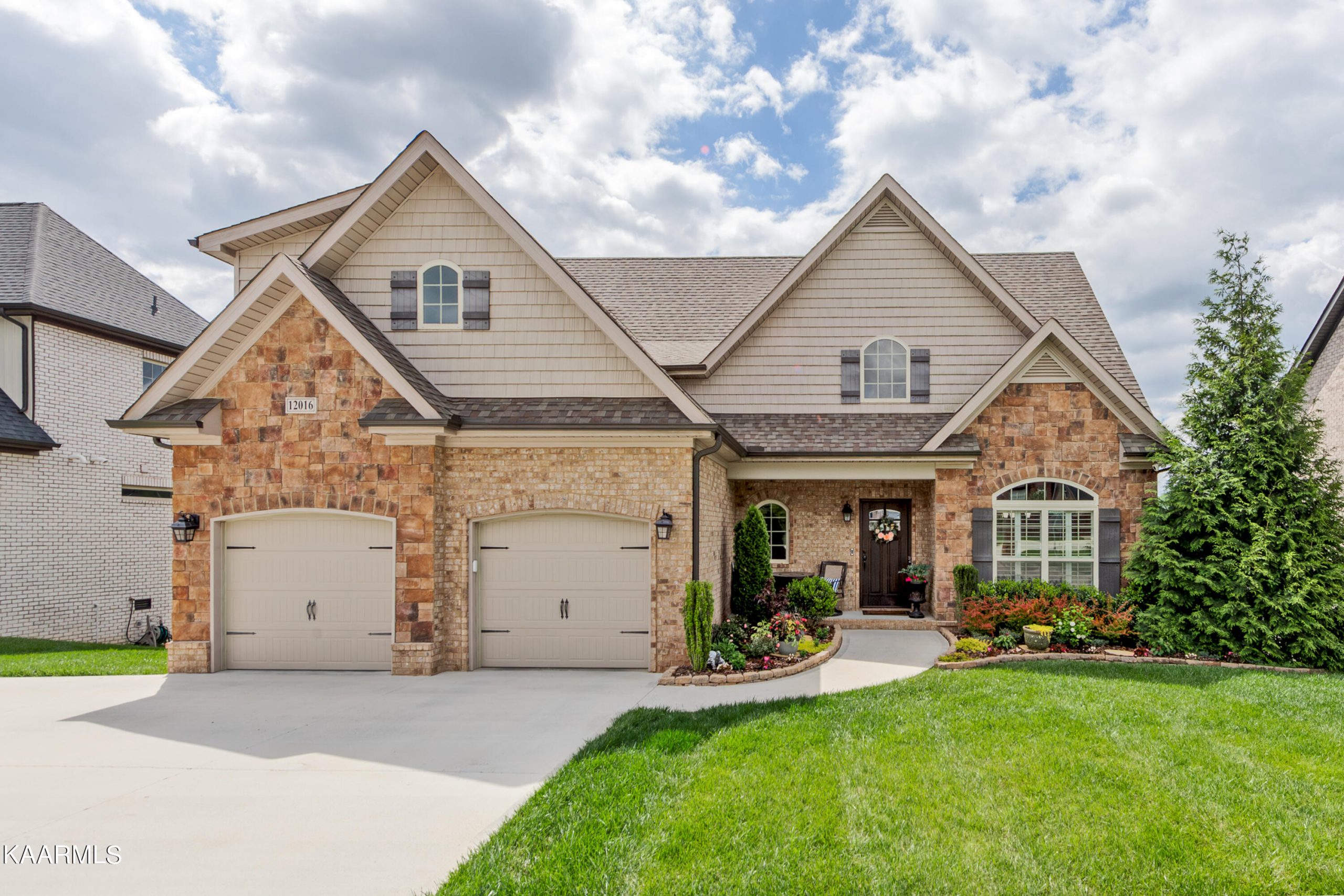 Luxury home at 12016 Poplar Meadow Lane Knoxville TN 37932