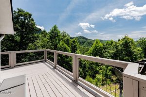 Luxury home at 710 John Sevier Drive Sevierville TN 37876