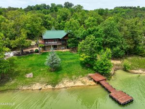 Luxury home at 3725 Island View Road Way Sevierville TN 37876