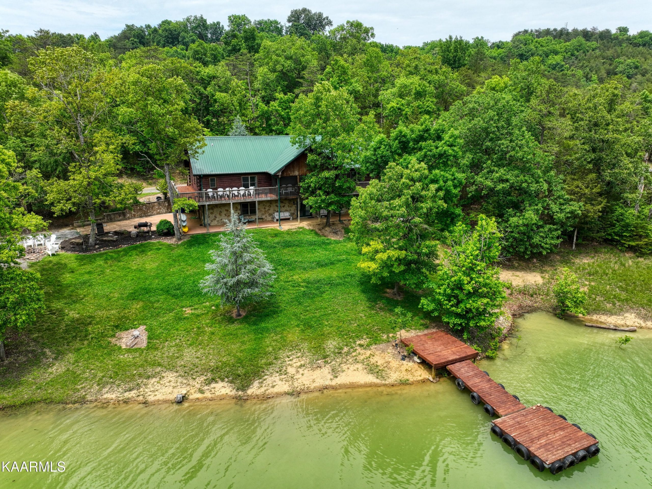 Luxury home at 3725 Island View Road Way Sevierville TN 37876