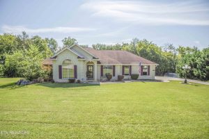 Luxury home at 112 Amanda Drive Maryville TN 37801