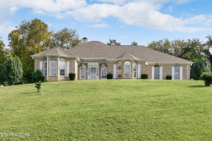 Luxury home at 198 Elk Lake Lane Jacksboro TN 37757