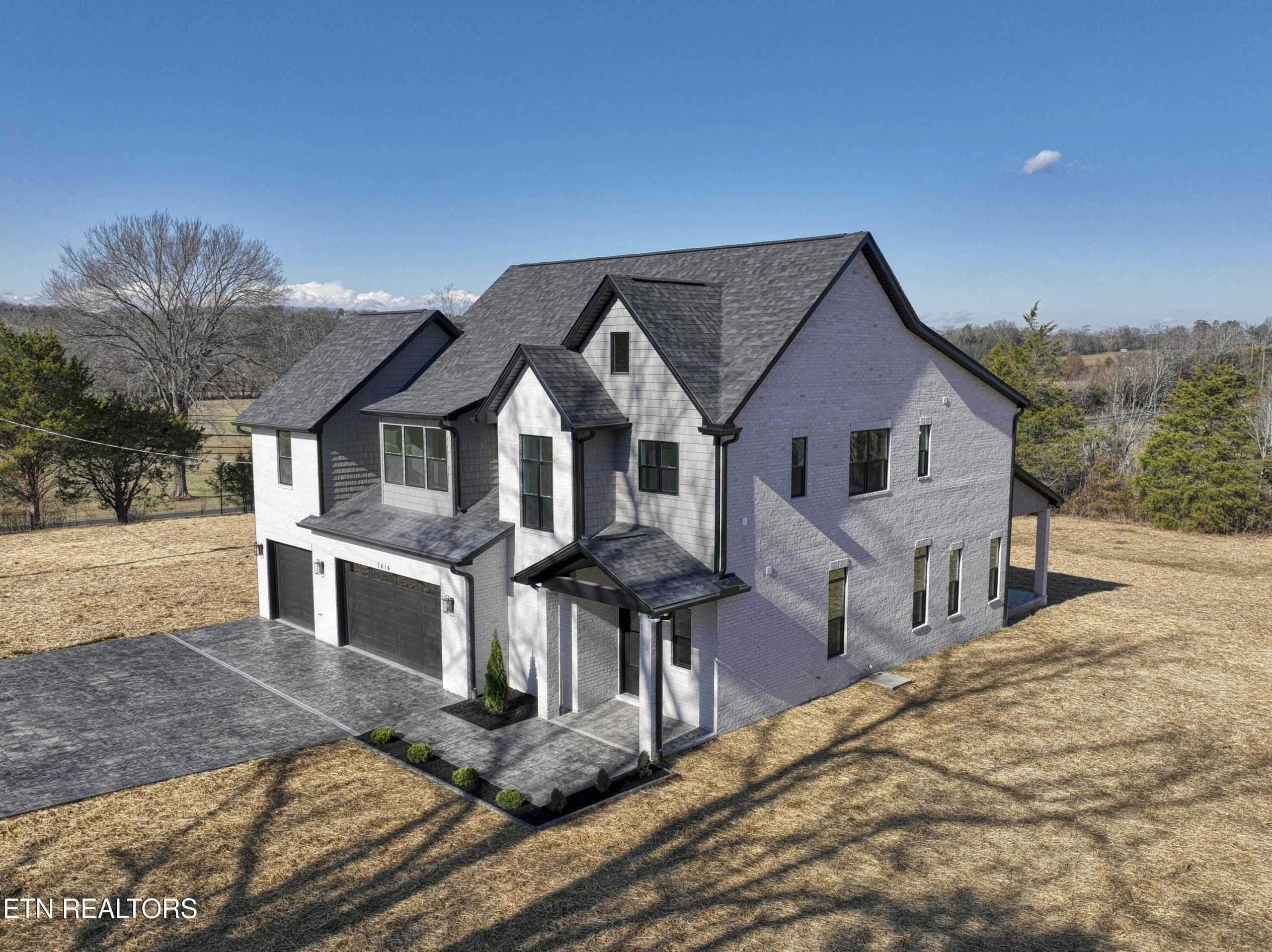 Luxury home at 7614 Washington Pike Corryton TN 37721