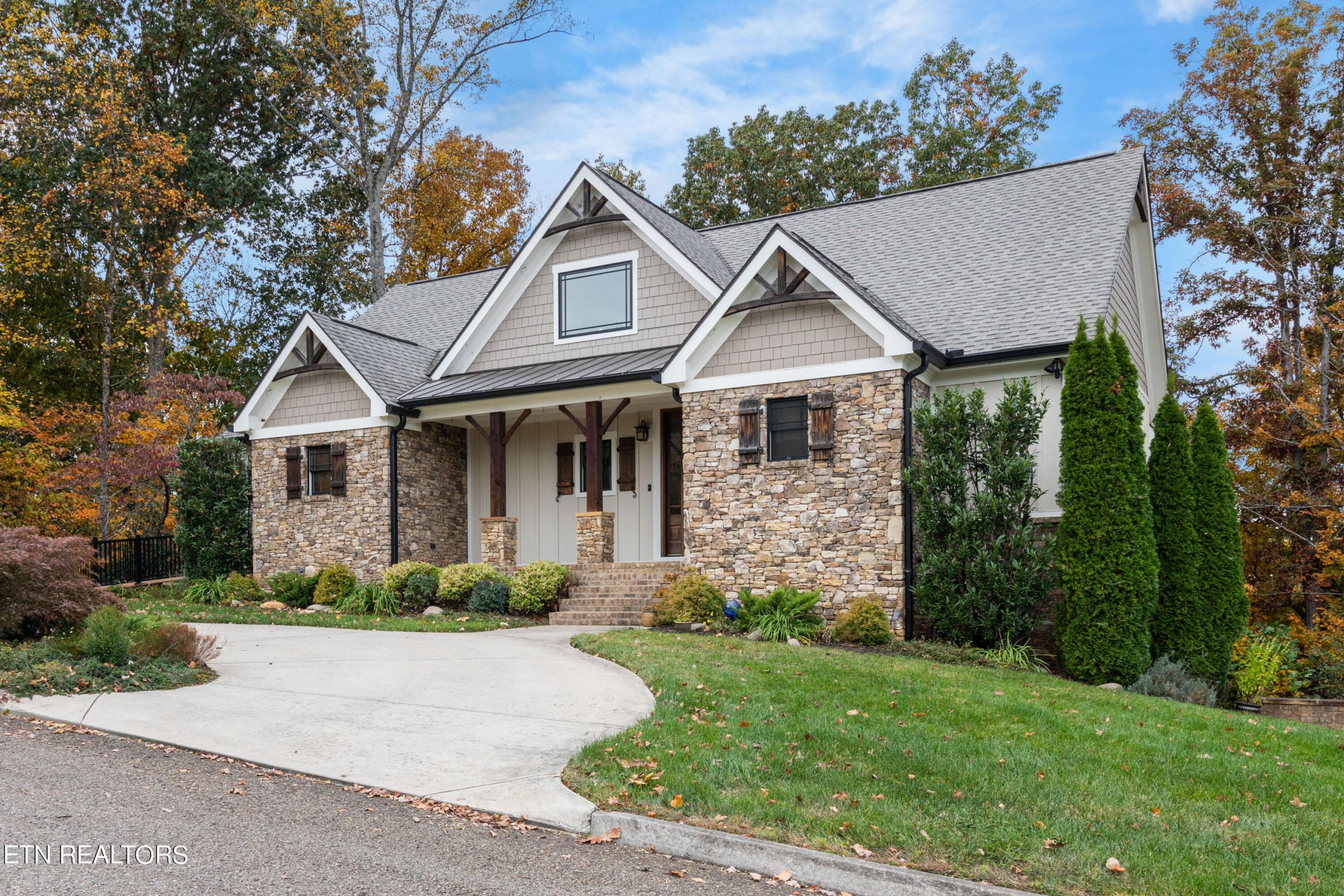 Luxury home at 1337 Rudder Oaks Way Knoxville TN 37919