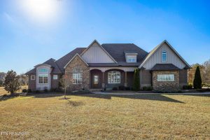 Luxury home at 7511 Williams Ferry Road Lenoir City TN 37771