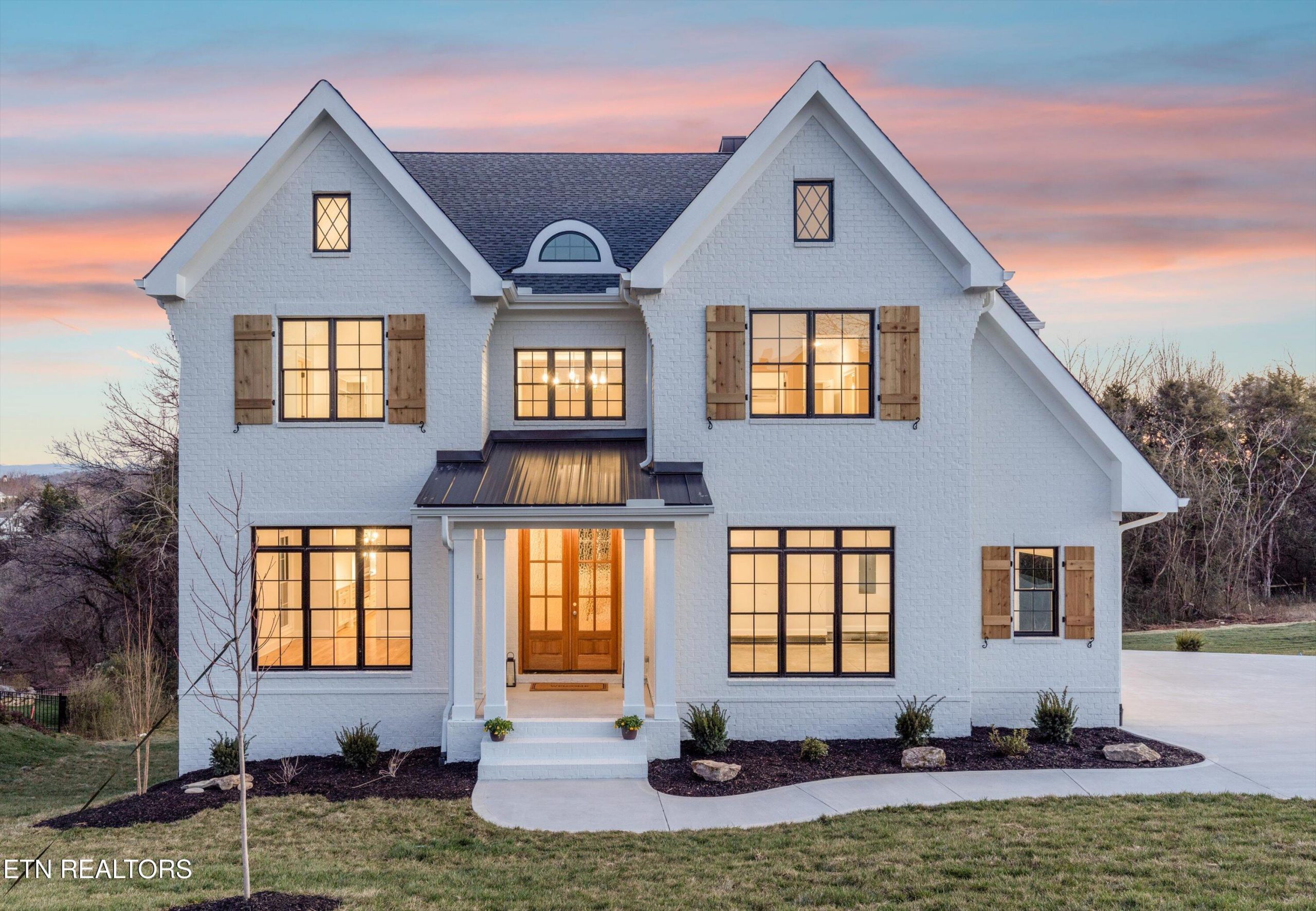 Luxury home at 533 Lone Willow Drive Knoxville TN 37934