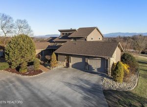 Luxury home at 753 Gates Lane Kodak TN 37764