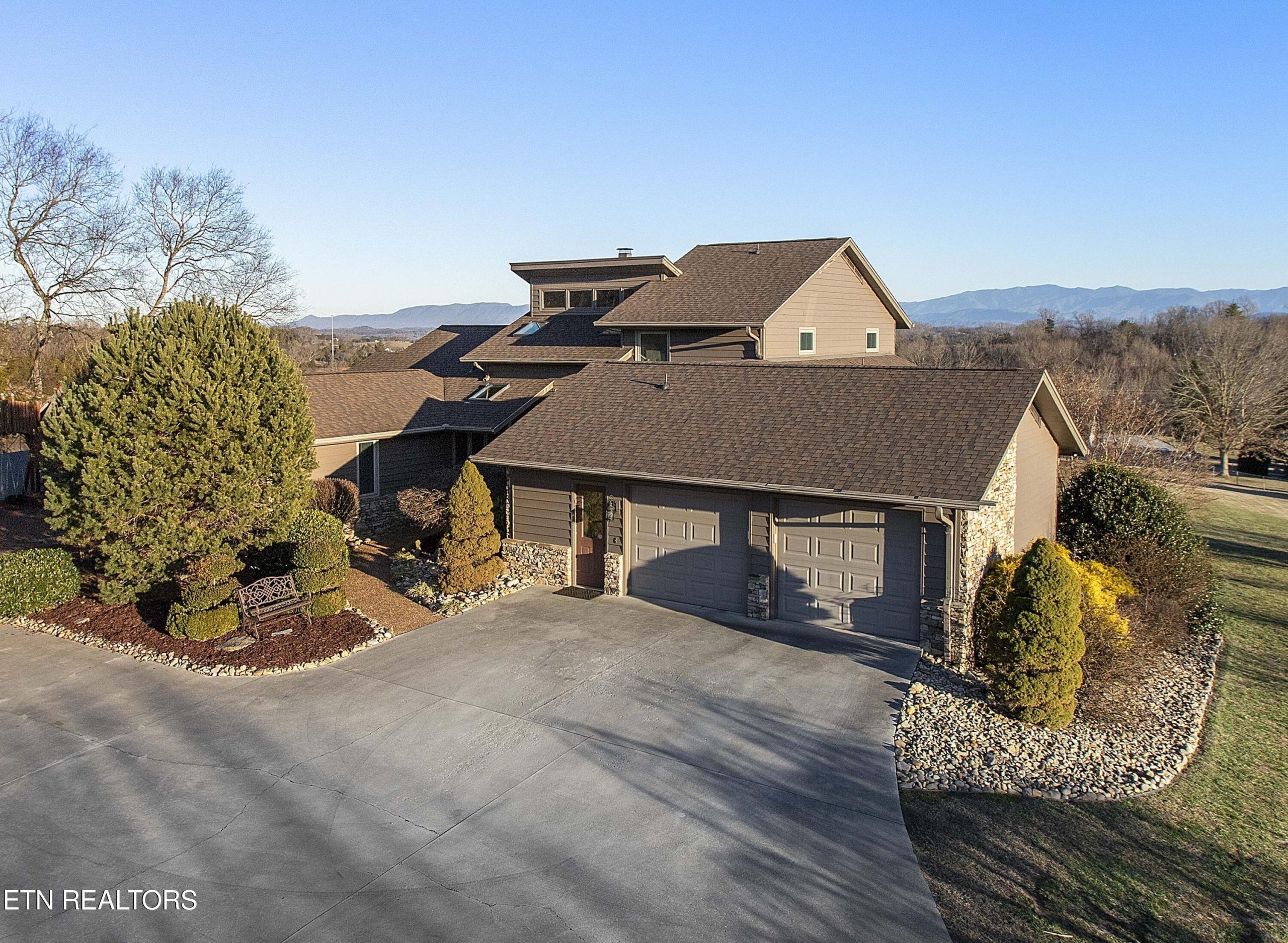Luxury home at 753 Gates Lane Kodak TN 37764