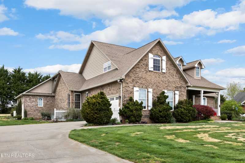 Luxury home at 1119 Cobble Way Maryville TN 37803 — photo 2