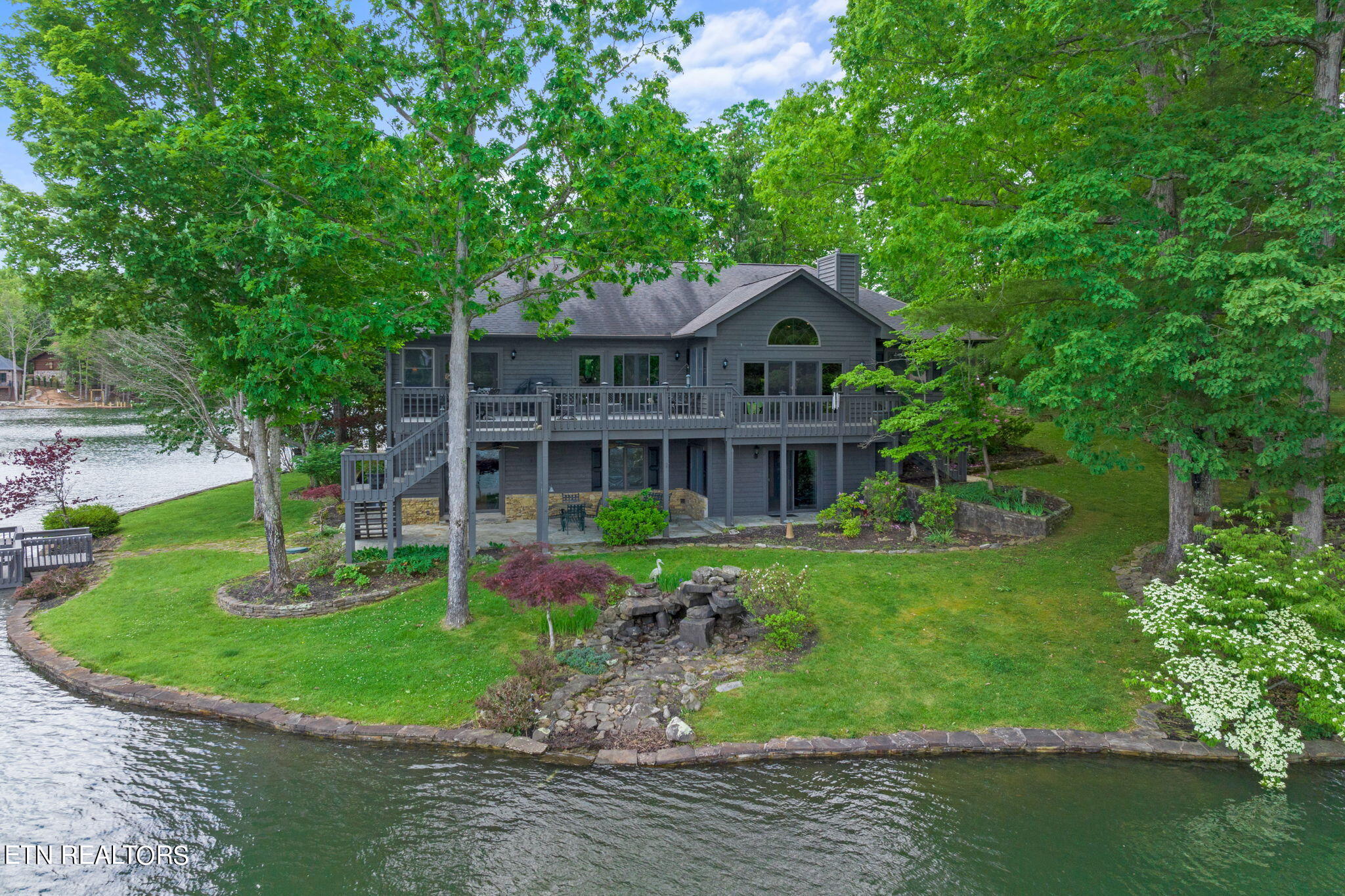 Luxury home at 160 Motthaven Drive Crossville TN 38558