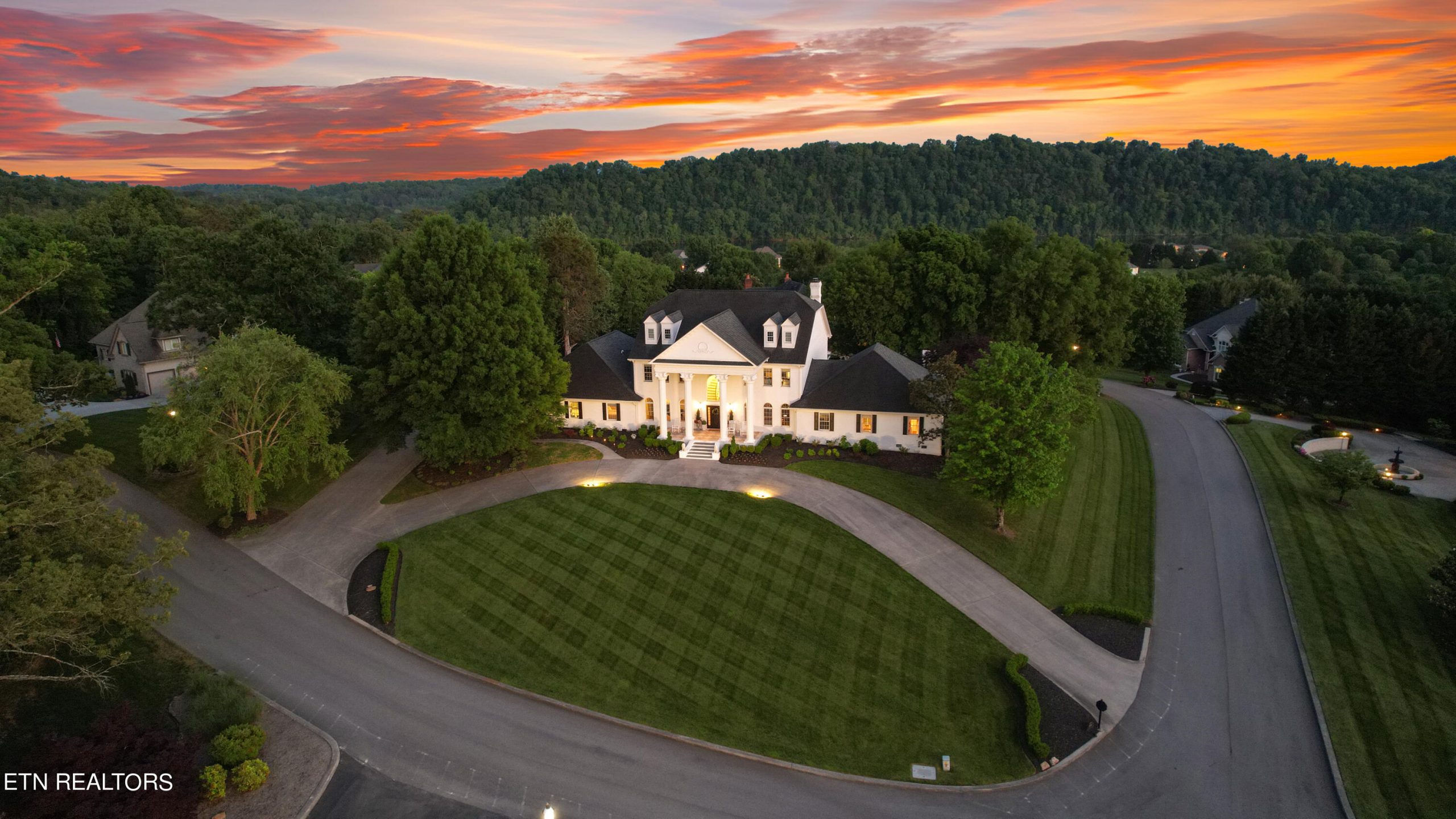 Luxury home at 8566 River Club Way KNOXVILLE TN 37922