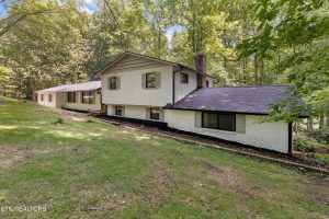 Luxury home at 1812 Tanager Lane Knoxville TN 37919