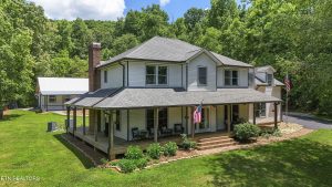 Luxury home at 3495 Stockton Valley Road Loudon TN 37774