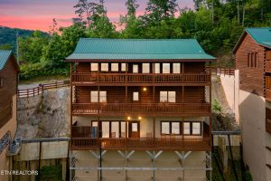 Luxury home at 3712 Tilda Hilltop Way Sevierville TN 37862