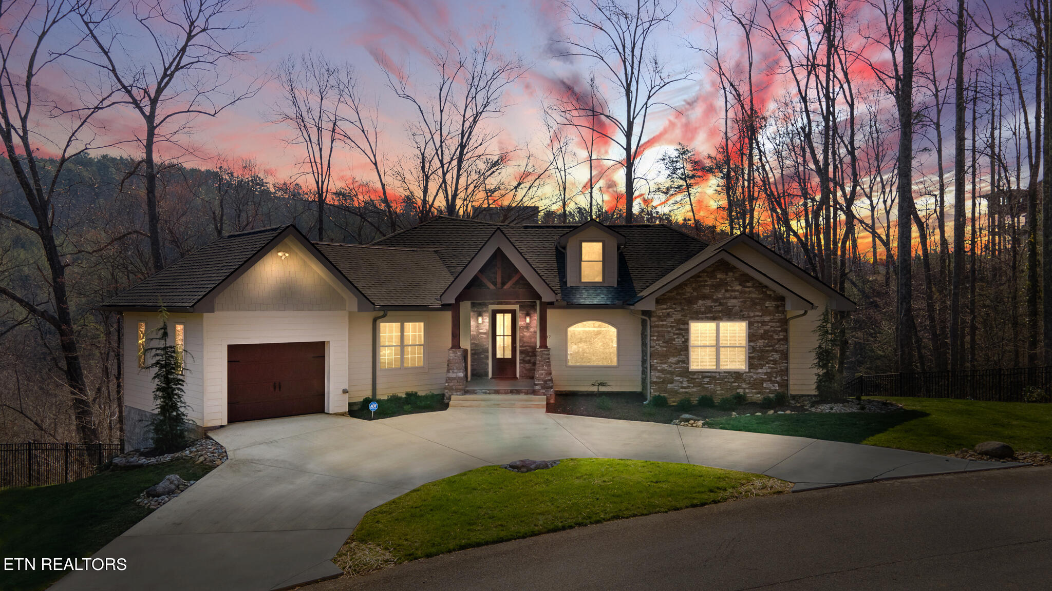 Luxury home at 3487 Summit Trails Drive Sevierville TN 37862