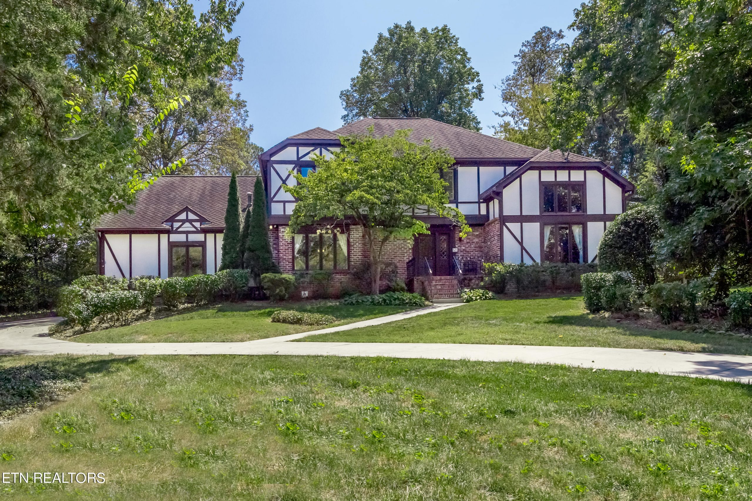 Luxury home at 521 Augusta National Way Knoxville TN 37922