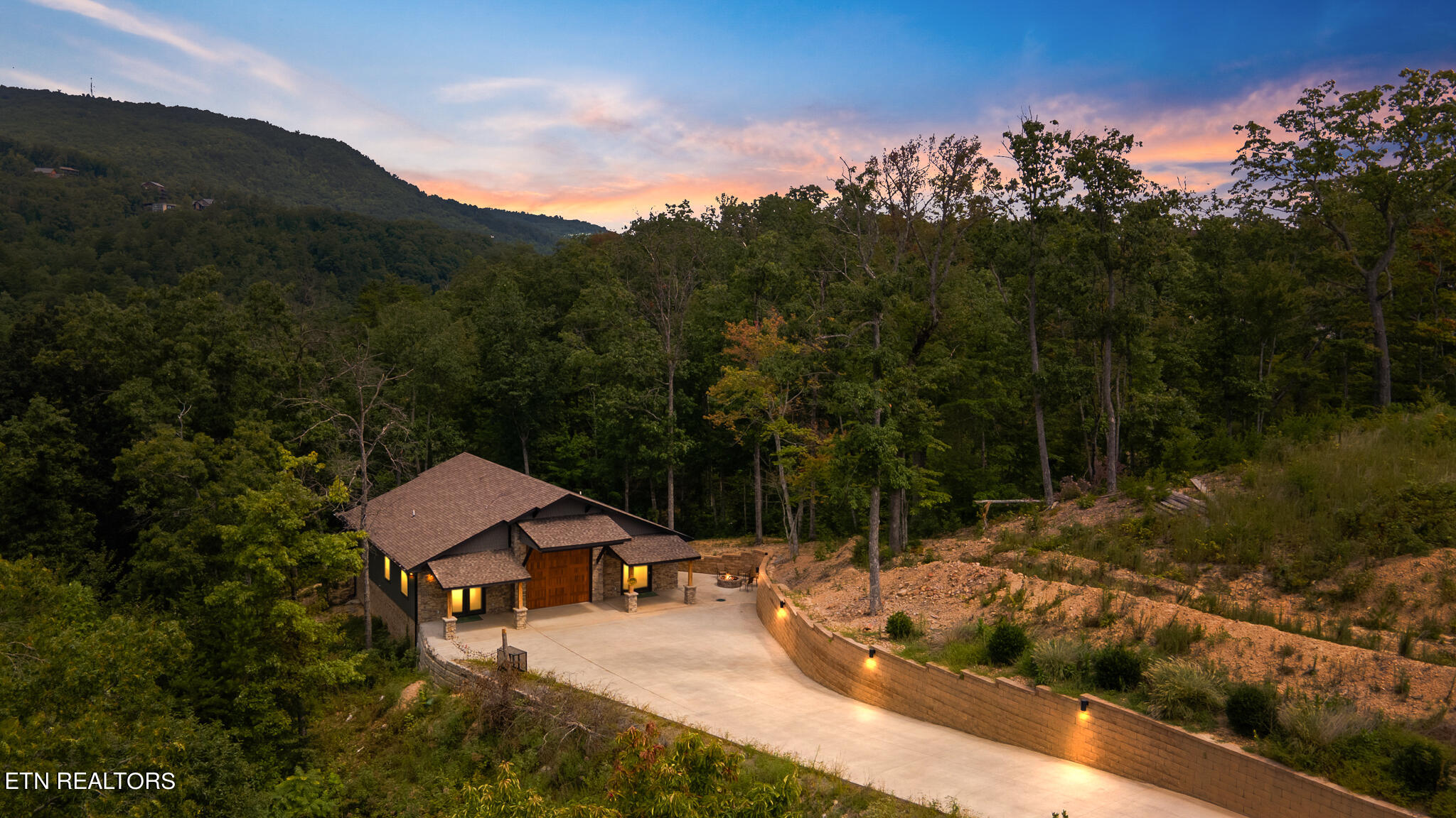 Luxury home at 3080 Smoky Bluff Trail Sevierville TN 37862