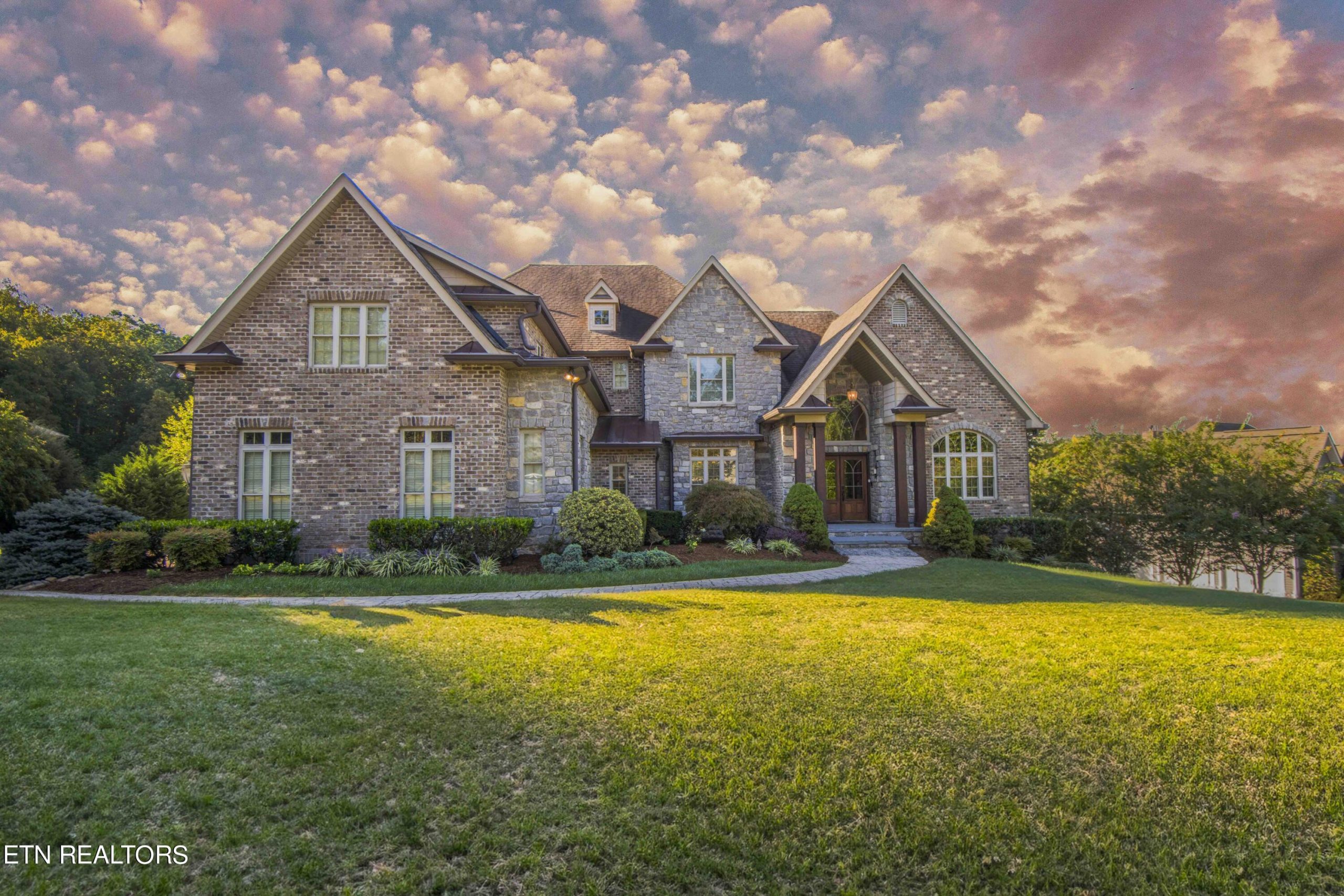 Luxury home at 6709 Long Shadow Way Knoxville TN 37918