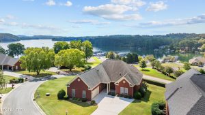 Luxury home at 112 Sunali Lane Loudon TN 37774