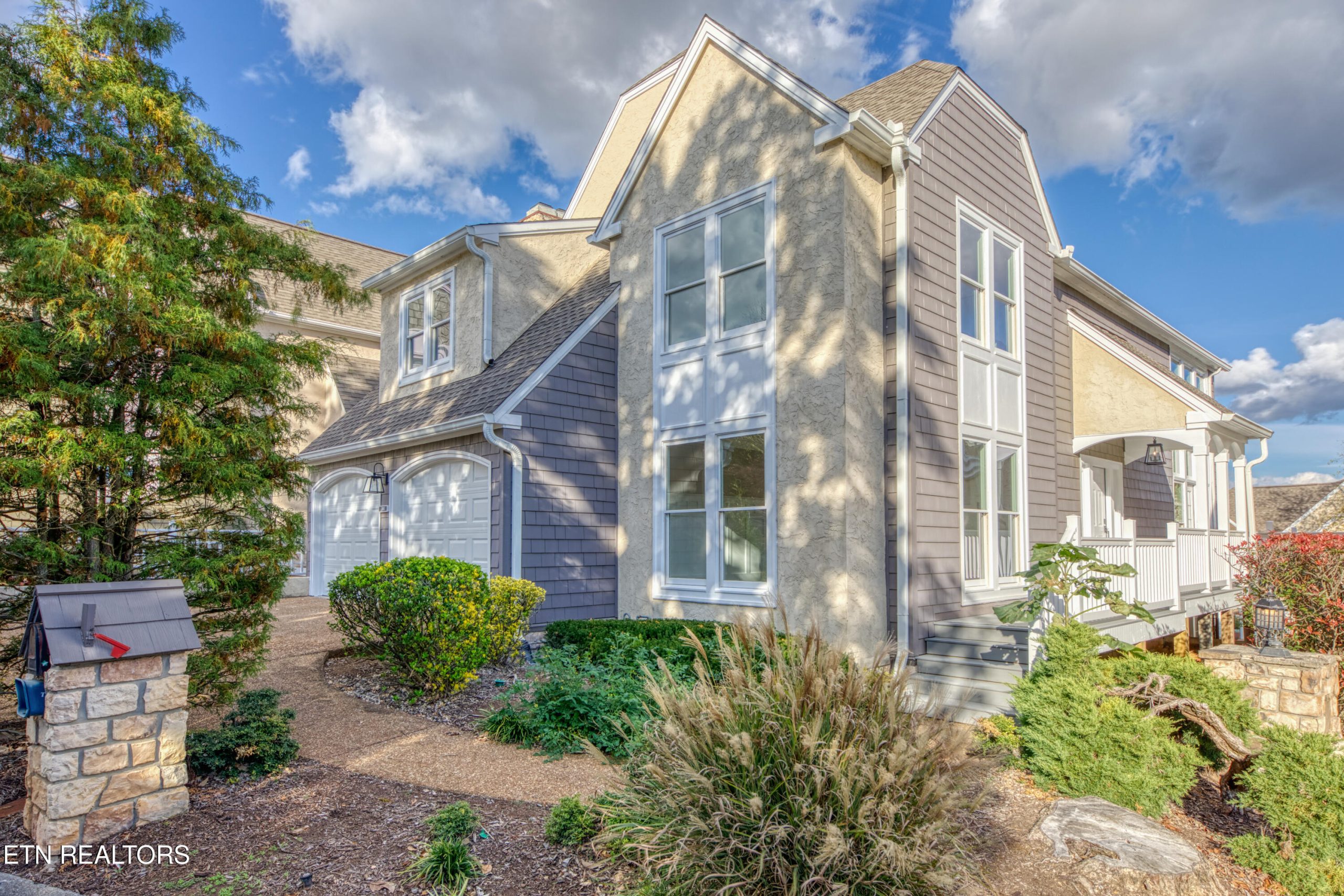 Luxury home at 2011 Breakers Point Knoxville TN 37922