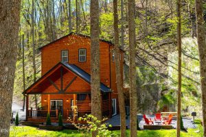 Luxury home at 1604 Little Fall Court Sevierville TN 37876