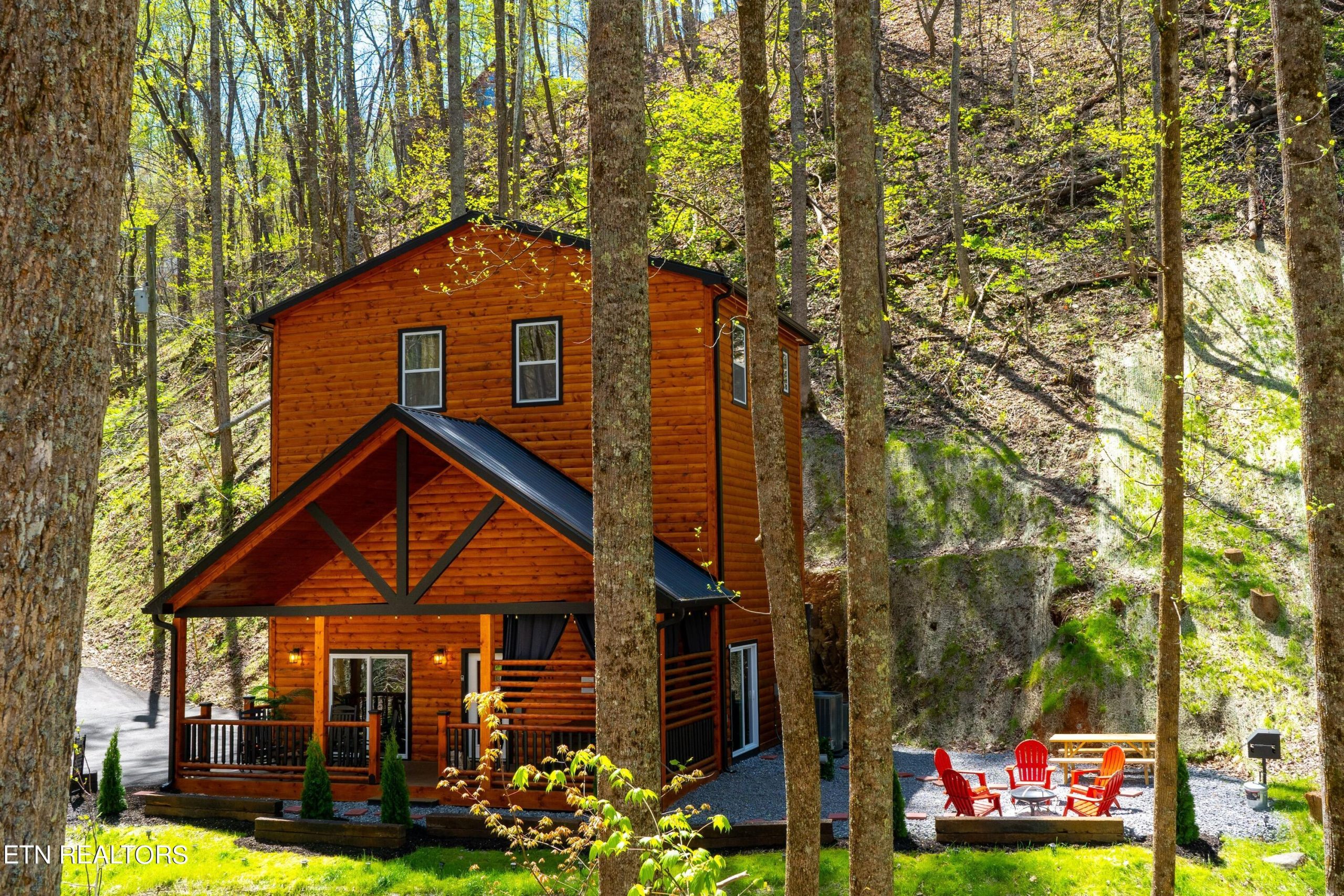 Luxury home at 1604 Little Fall Court Sevierville TN 37876