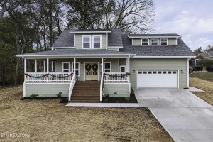 Luxury home at 5067 N Wildwood Road Maryville TN 37804