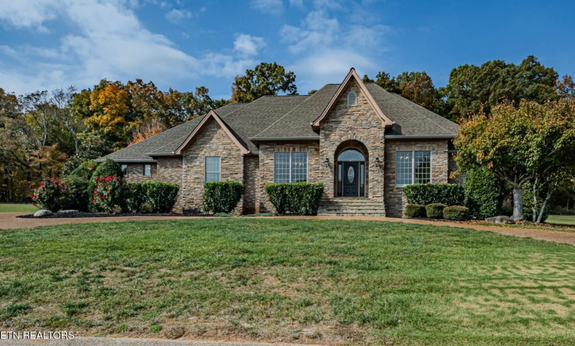 Luxury home at 146 County Road 1120 Athens TN 37303