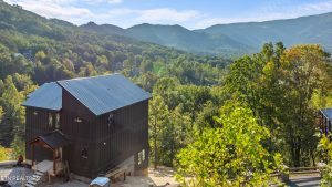 Luxury home at 3540 Mountain Tyme Way Sevierville TN 37862