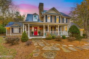 Luxury home at 2413 Caravel Lane Knoxville TN 37922