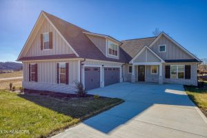 Luxury home at 1869 Persimmon Ridge Loudon TN 37774