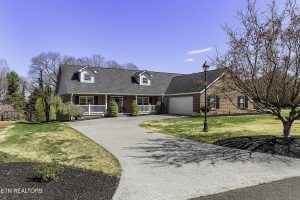 Luxury home at 5624 Glenlyn Drive Powell TN 37849