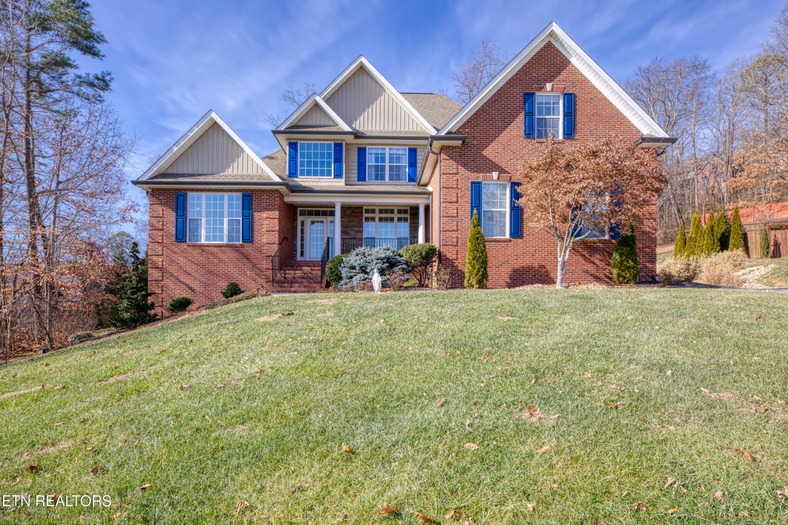 Luxury home at 5259 Walkercrest Lane Knoxville TN 37918
