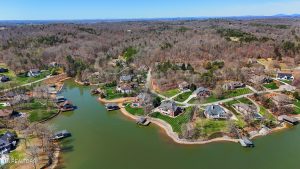 Luxury home at 190 Lake Crest Drive Lenoir City TN 37772