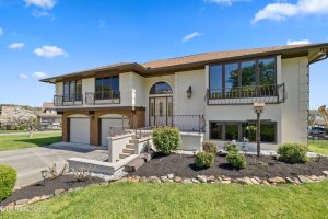 Luxury home at 4202 Brooksview Road Lenoir City TN 37772