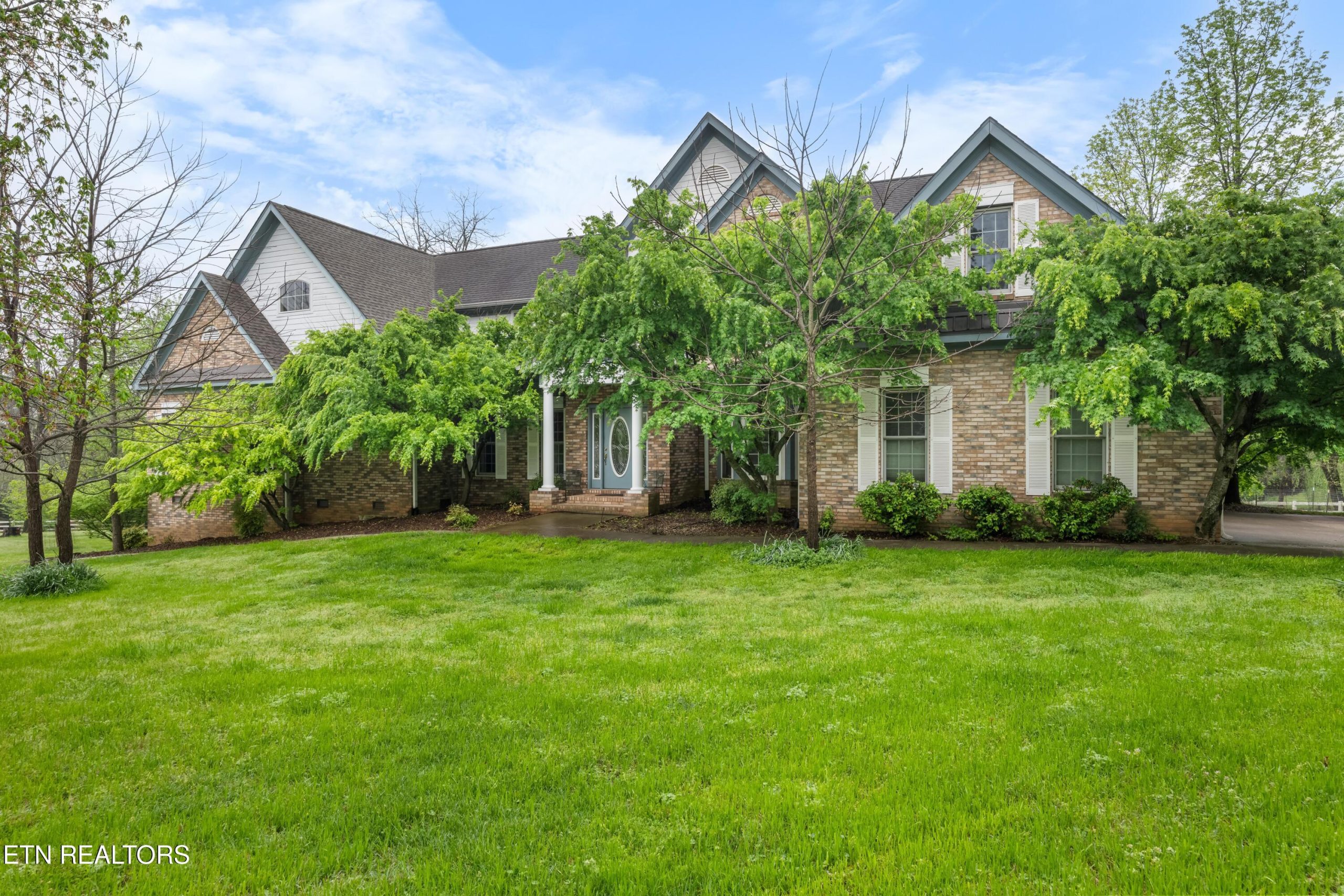Luxury home at 2208 Henge Point Lane Knoxville TN 37922