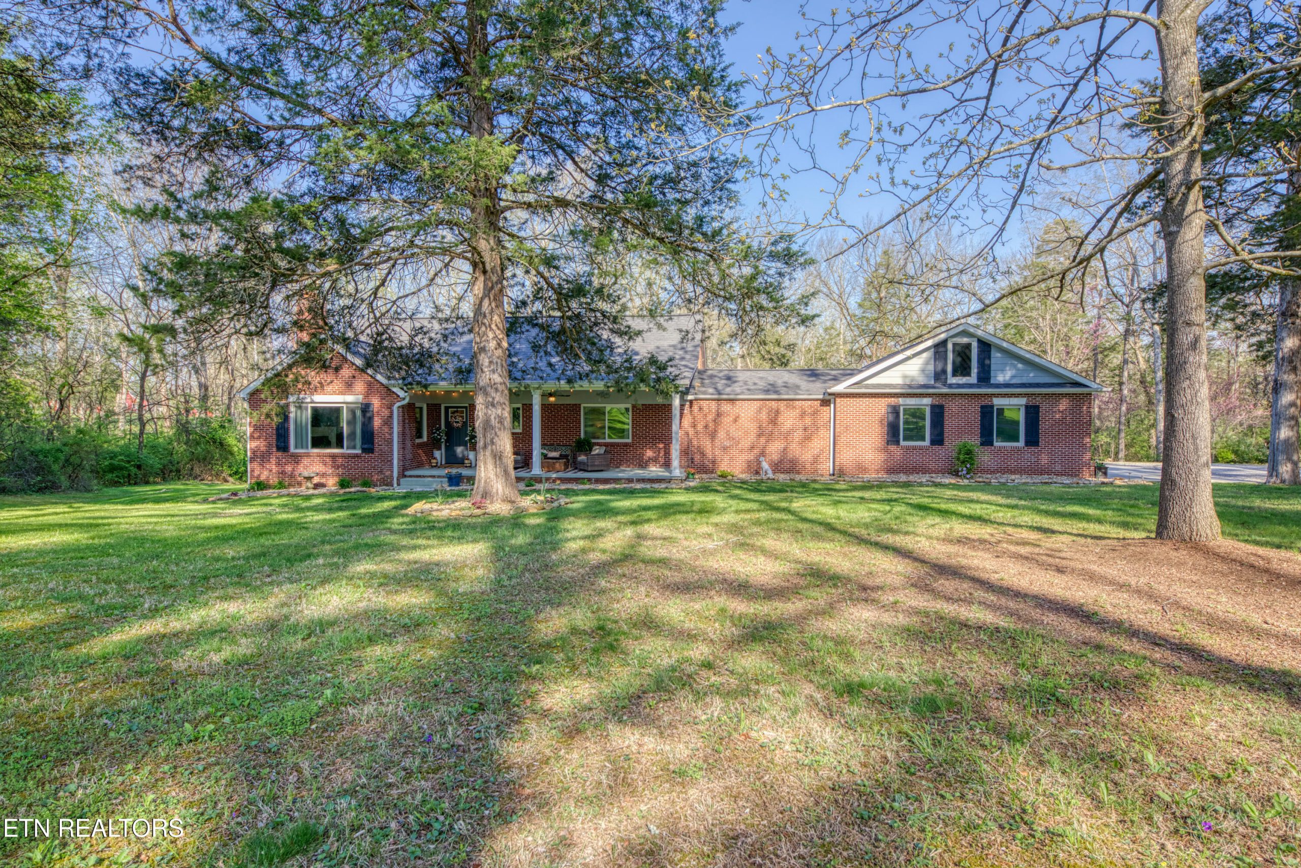 Luxury home at 8405 Washington Pike Corryton TN 37721