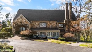 Luxury home at 3509 Blow Drive Knoxville TN 37920