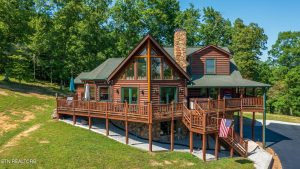 Luxury home at 539 Thief Neck View Drive Rockwood TN 37854