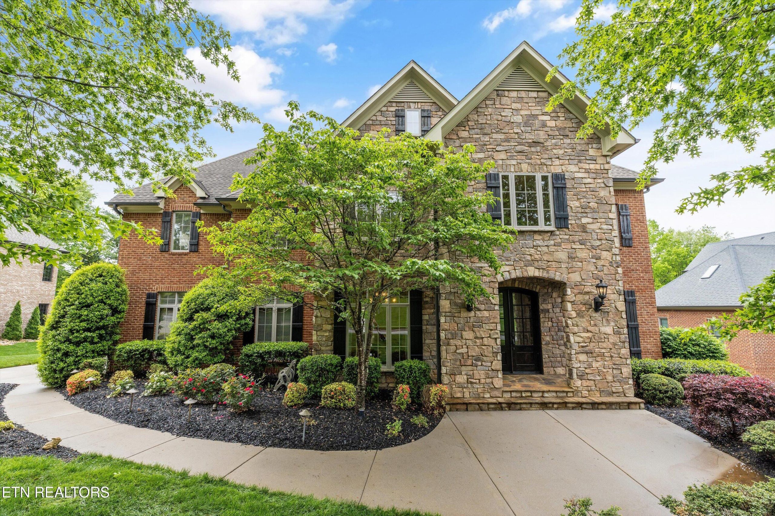 Luxury home at 1609 Wembley Hills Road Knoxville TN 37922