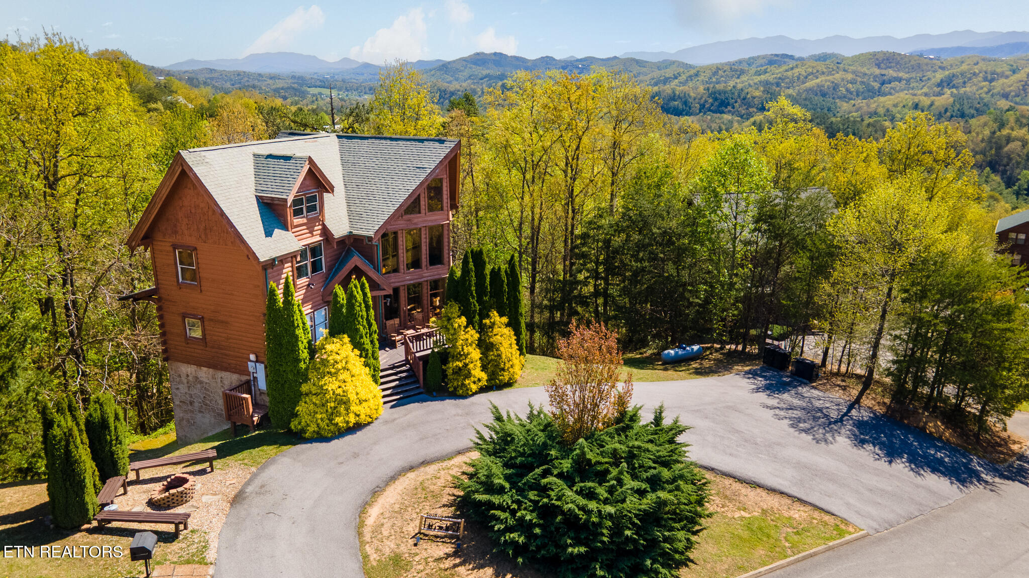 Luxury home at 2015 Delta Dawn Drive Sevierville TN 37862