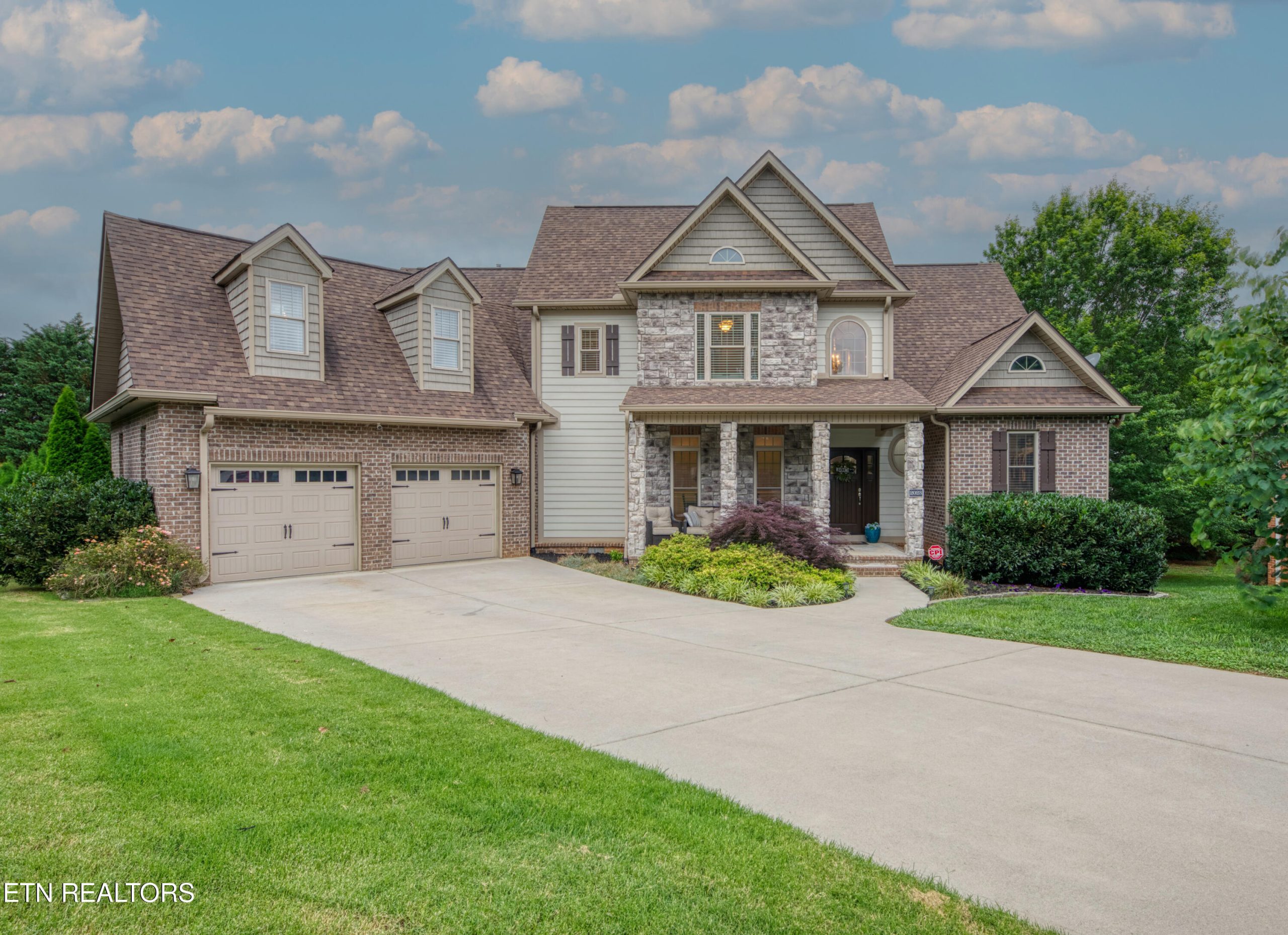 Luxury home at 2023 Legacy Lane Maryville TN 37803