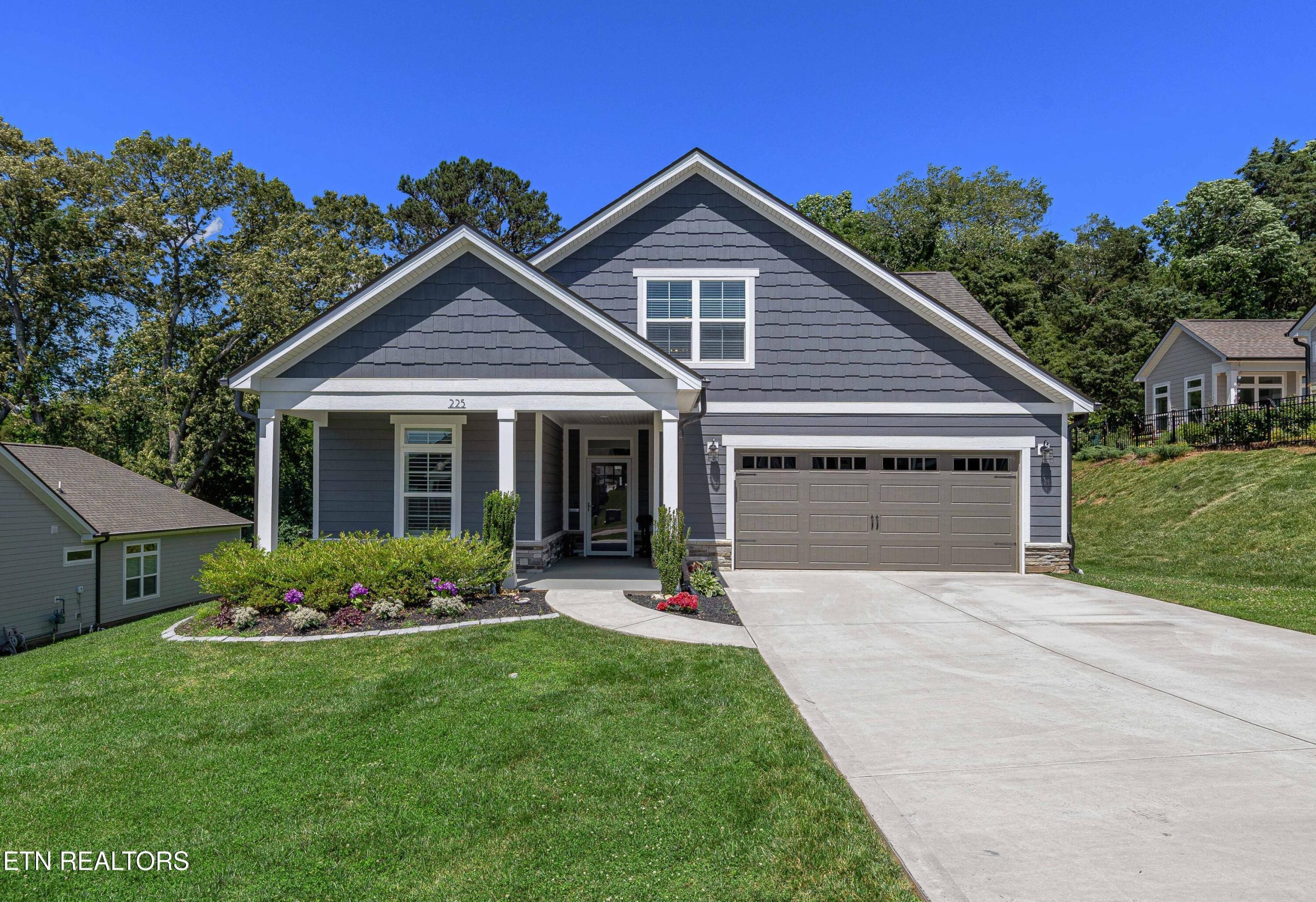 Luxury home at 225 Cedar Branch Trail Lenoir City TN 37772