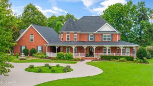 Luxury home at 132 David Road Clinton TN 37716