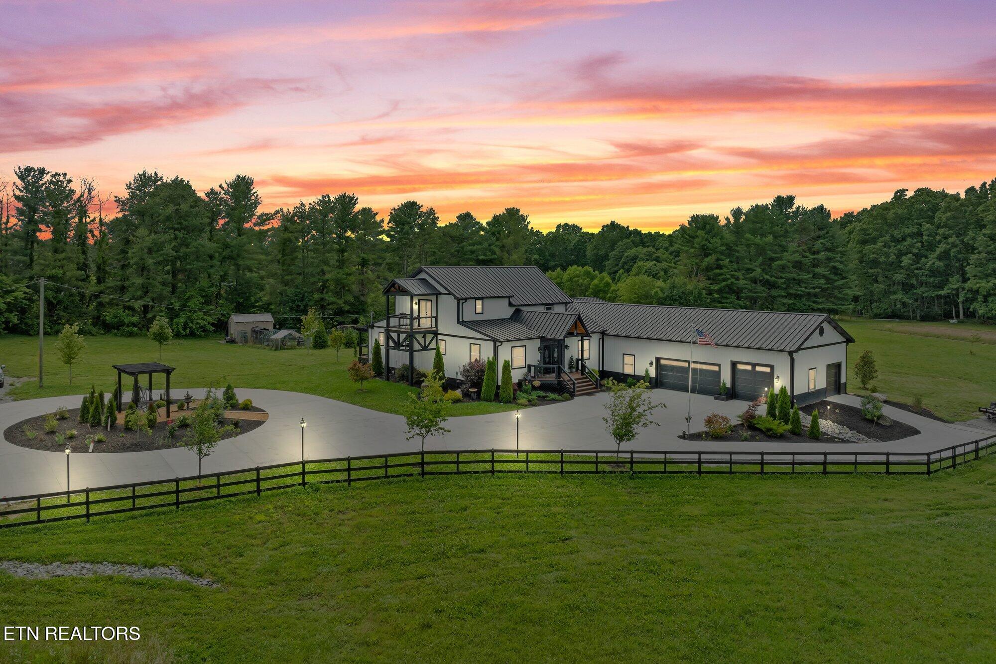 Luxury home at 3358 Plateau Road Crossville TN 38571