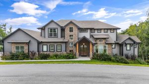 Luxury home at 3093 Smoky Bluff Trail Sevierville TN 37862