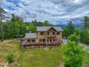Luxury home at 2003 Crown Point Lane Sevierville TN 37862